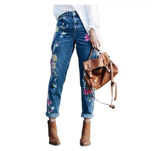 Spodnie damskie z naszywkami jeansy haft kwiaty