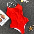 strój kąpielowy jednoczęściowy na plażę czerwony