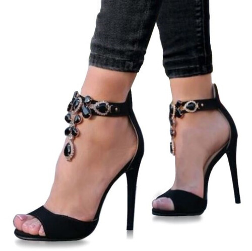 buty czarne szpilki eleganckie z biżuterią na kostce